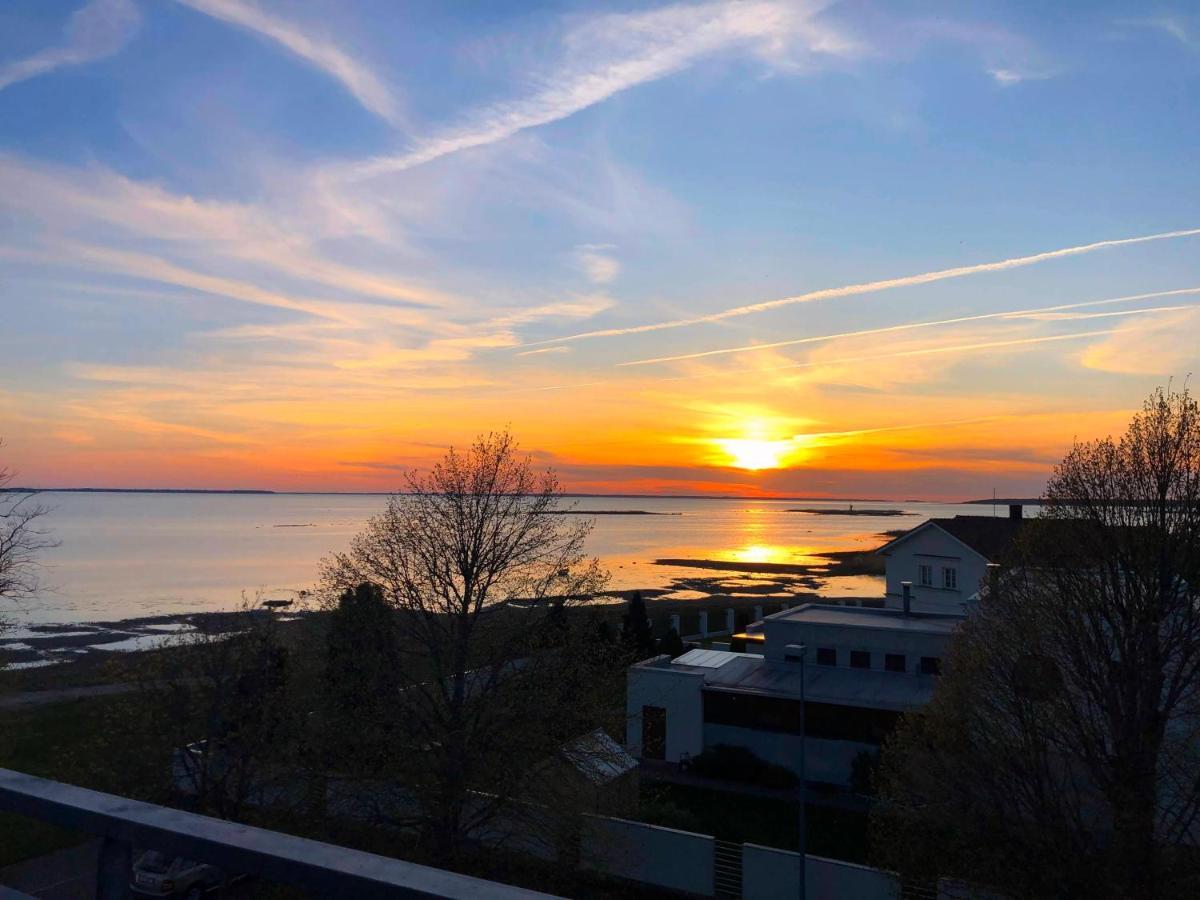 Sunset Dream Apartment With A Panoramic Seaview Haapsalu Exterior foto